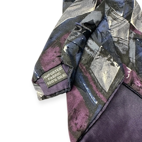 Como Collezion Geometric Theme 100% Silk Tie - Picture 4 of 5